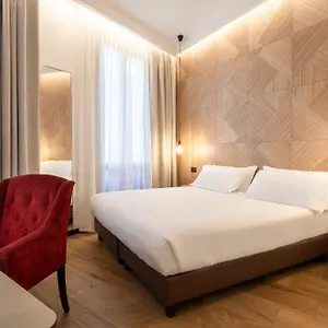 ** Hotel London Italy